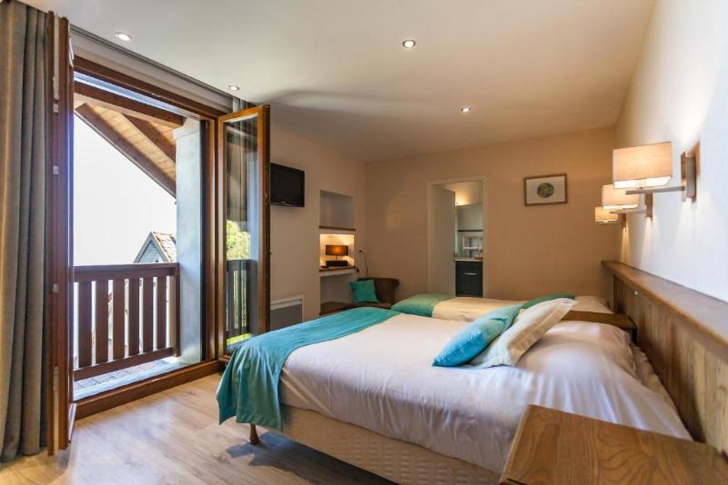 标准三人间, De La Plage