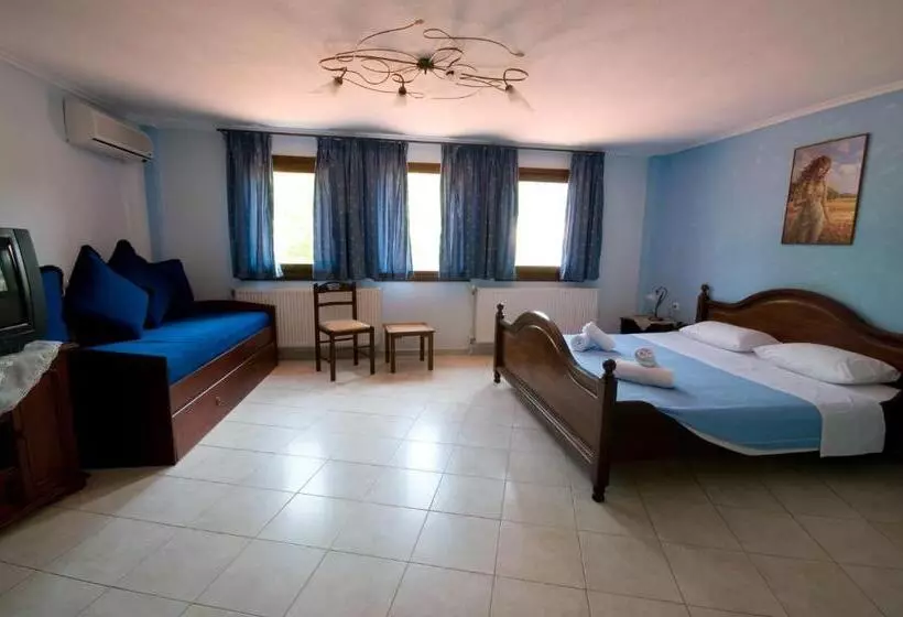 Chambre Familiale, Evridiki