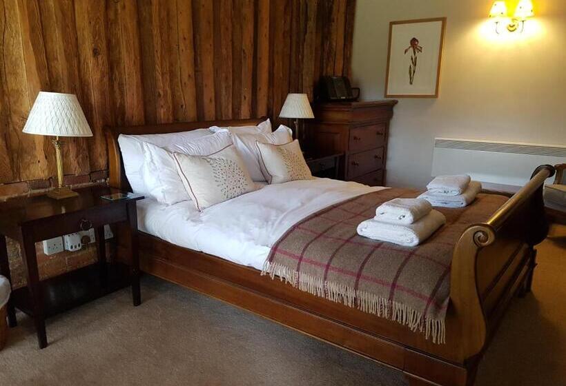 Номер Deluxe, Halfway Bridge