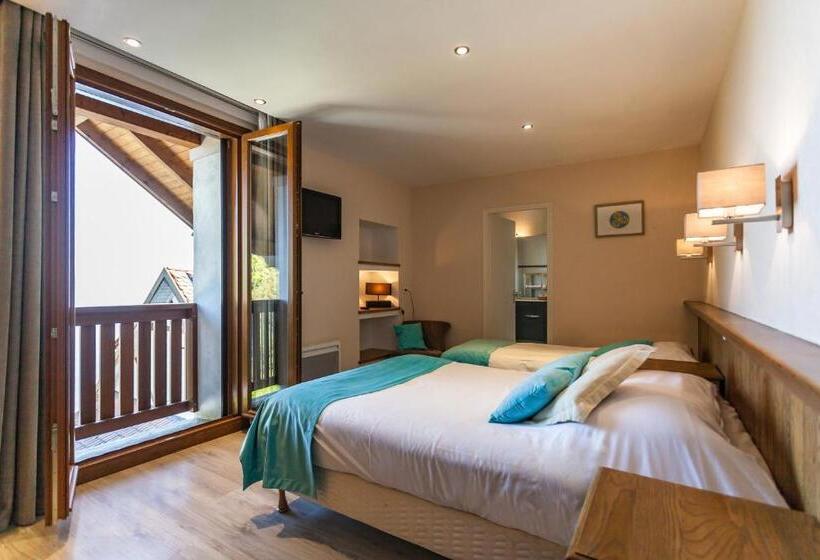 标准三人间, De La Plage