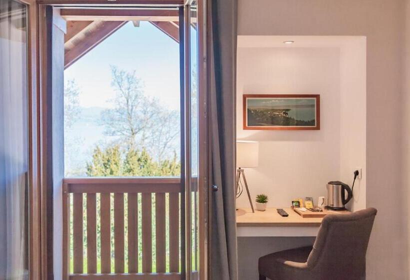 标准三人间, De La Plage