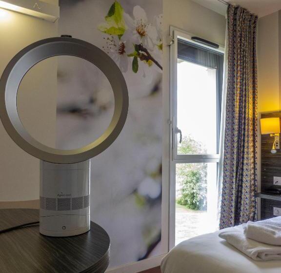 غرفة قياسية, Hôtel La Verriaire   The Originals