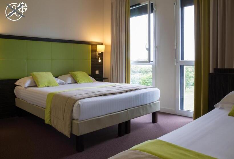 غرفة قياسية ثلاثية, Hôtel La Verriaire   The Originals