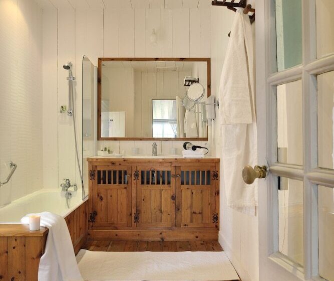 Номер Deluxe, La Baronnie Hôtel & Spa   Teritoria