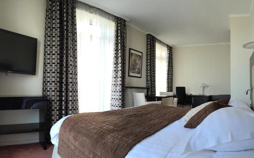 스탠다드 룸 호수 전망, Savoy Hôtel Evian