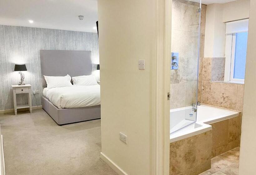 ファミリールーム, The Northey Arms