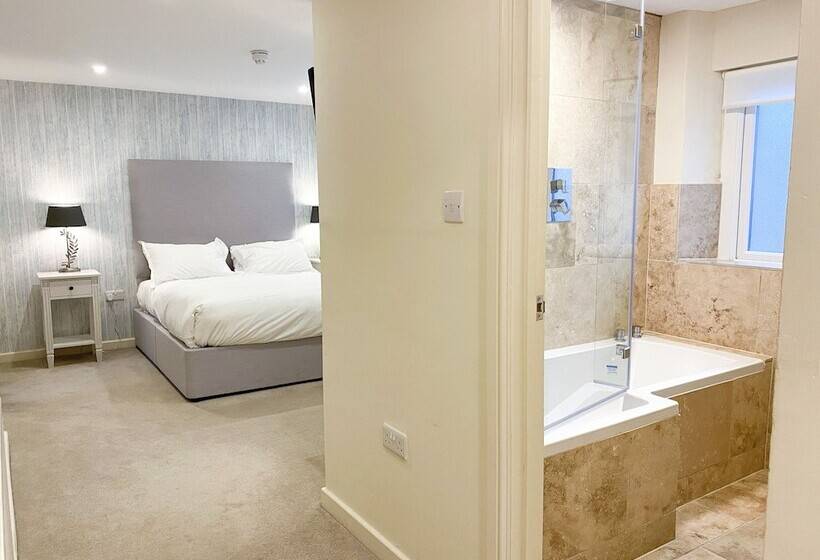 ファミリールーム, The Northey Arms