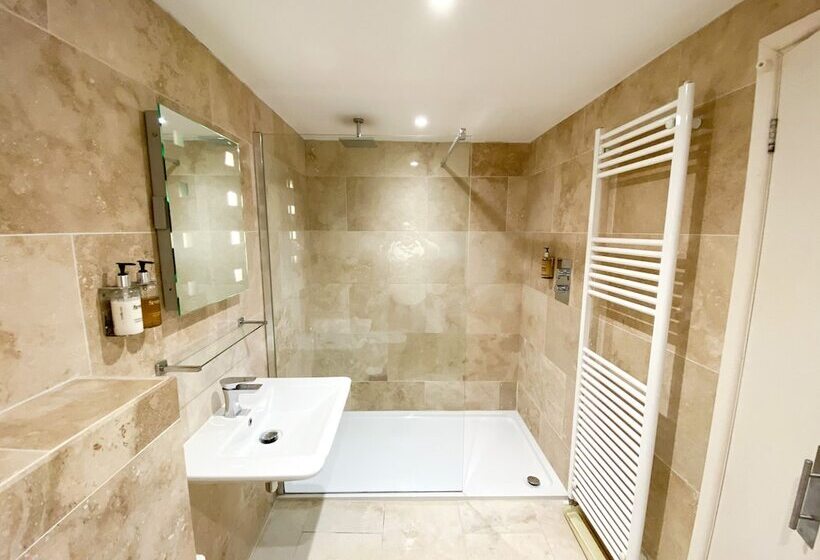 ファミリールーム, The Northey Arms