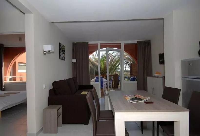 2 Bedroom Apartment, Résidence Odalys Du Golfe