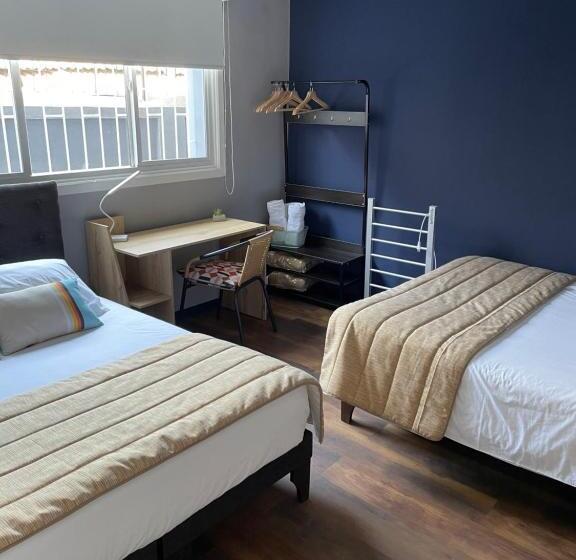 غرفة قياسية رباعية, Tqcaleta Providencia Barrio Italia