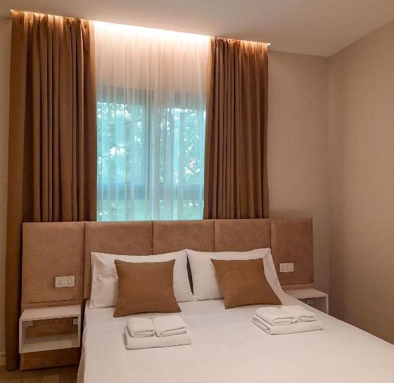 חדר אקזקיוטיב לשלושה, Solea