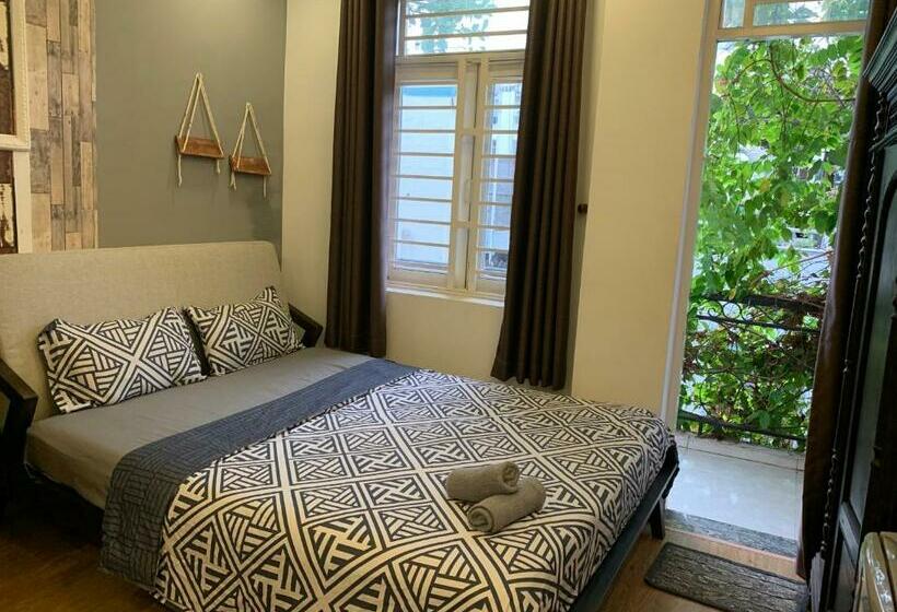 اتاق خانوادگی, Ace Home