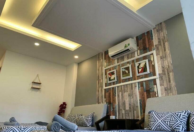 패밀리 룸, Ace Home