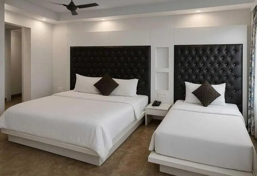 Classic Kolmen Hengen Huone, O Vivaan Residency