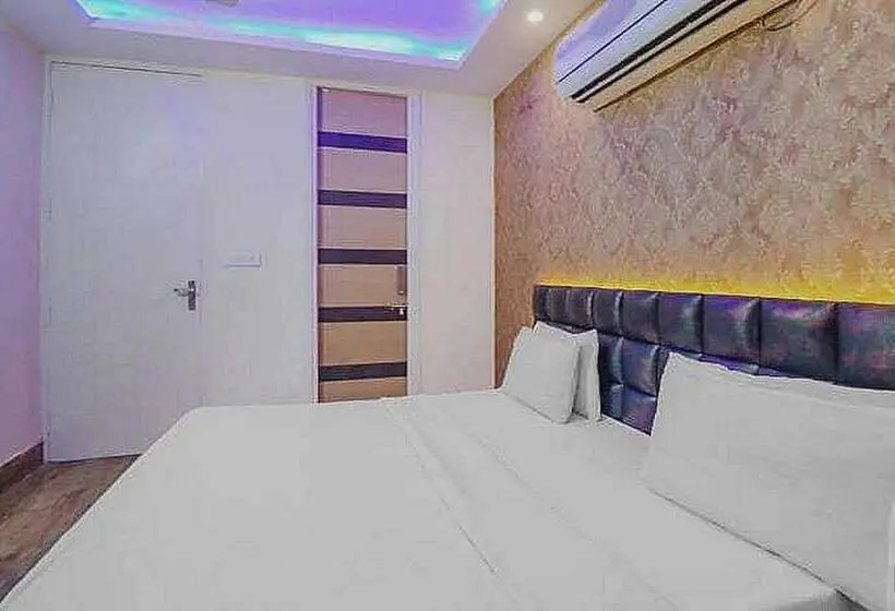 Classic Kolmen Hengen Huone, O Vivaan Residency