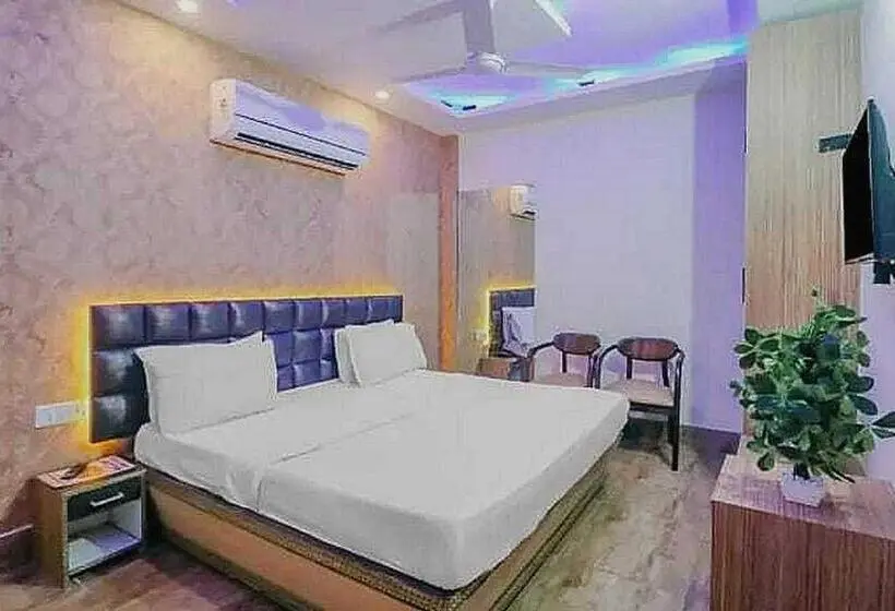 Classic Kolmen Hengen Huone, O Vivaan Residency