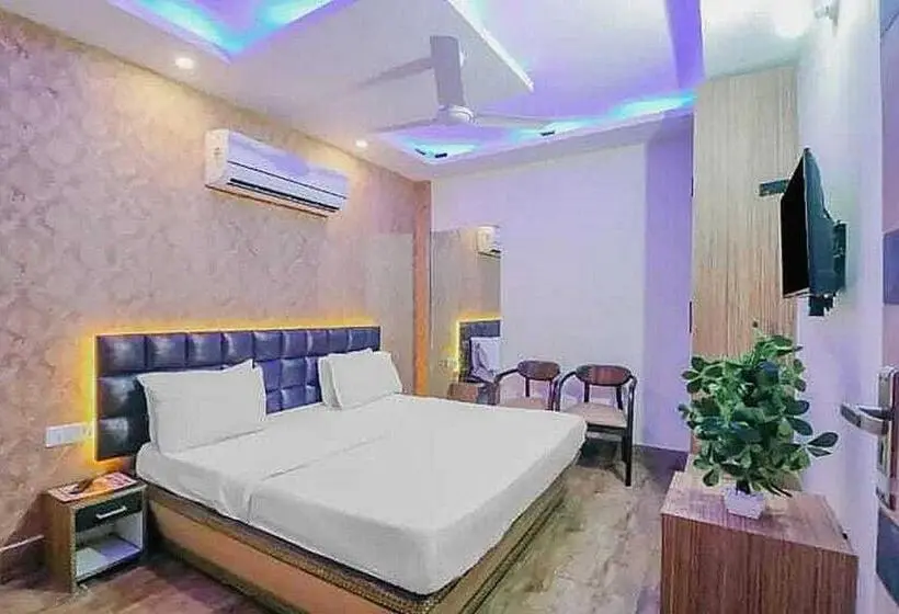 Classic Kolmen Hengen Huone, O Vivaan Residency