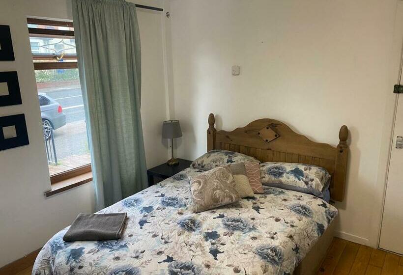 חדר סטנדרט יחיד, Bnb81