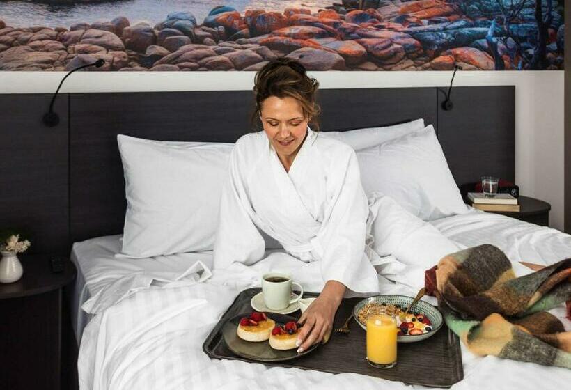 디럭스 룸 킹사이즈 침대, Novotel Devonport