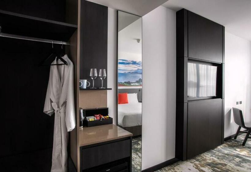 キングサイズベッドのスーペリアルーム, Novotel Devonport