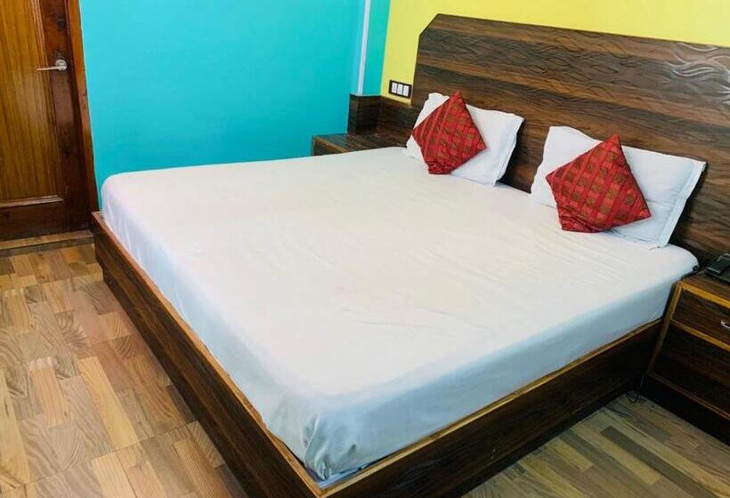 اتاق اکونومی, The Krishna Boho Near Mall Road