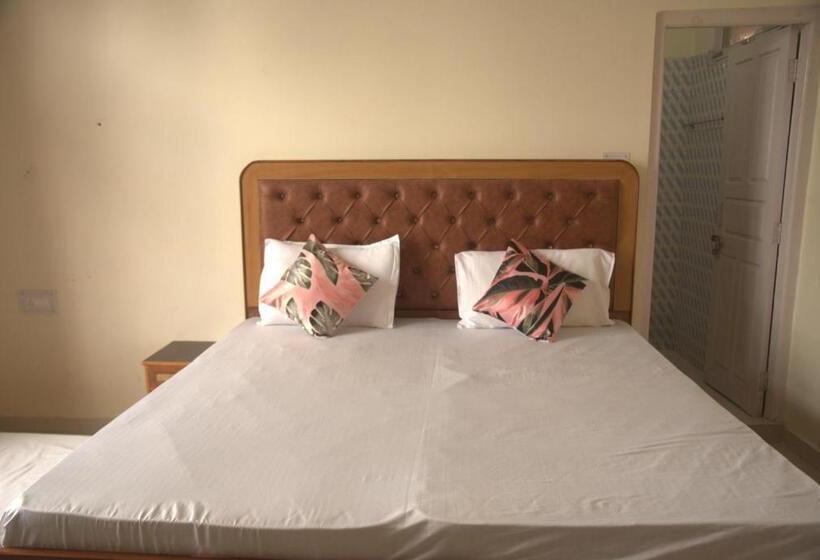 اتاق استاندارد با چشمانداز کوهستان, The Krishna Boho Near Mall Road