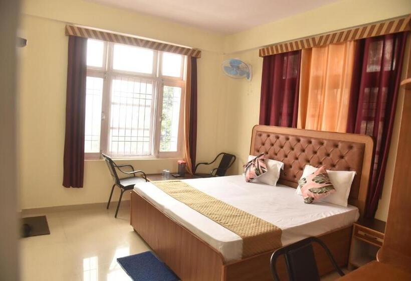 اتاق استاندارد با چشمانداز کوهستان, The Krishna Boho Near Mall Road
