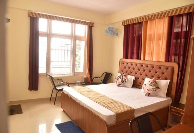 اتاق استاندارد با چشمانداز کوهستان, The Krishna Boho Near Mall Road
