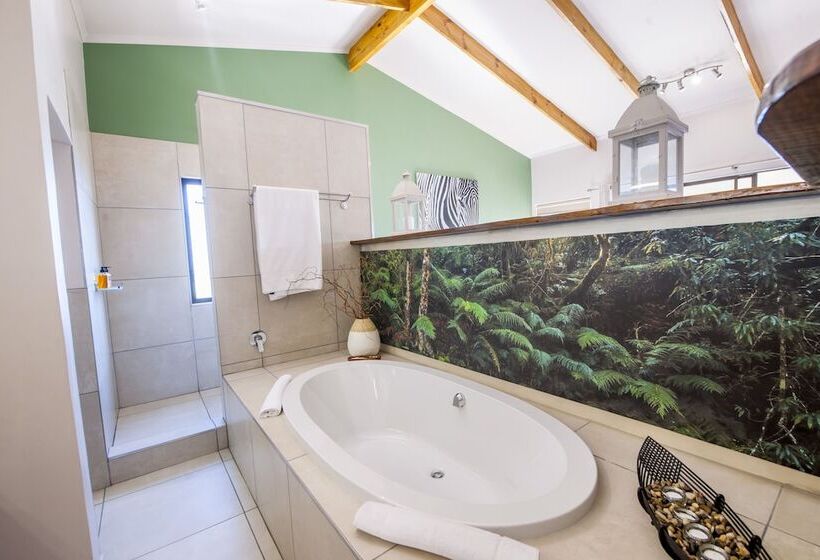 سوییت, Elephant Hide Of Knysna Guest Lodge