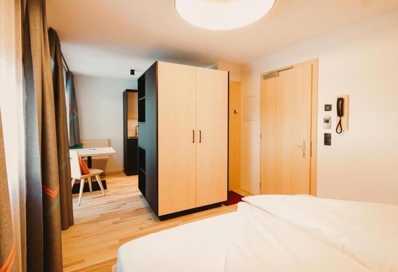 استودیو استاندارد با چشم‌انداز, Alpin   Studios & Suites