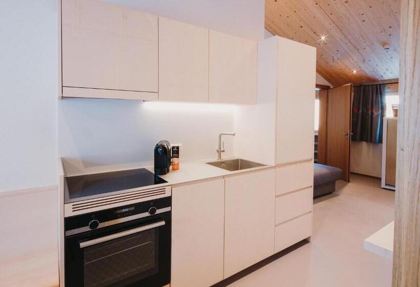 جناح عائلي, Alpin   Studios & Suites