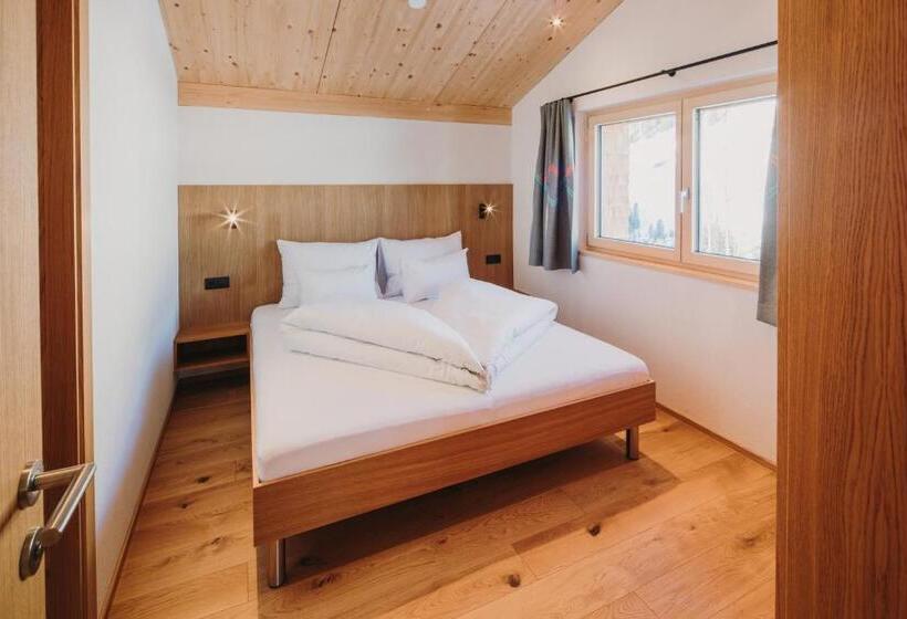 سوییت خانوادگی, Alpin   Studios & Suites