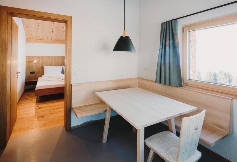 جناح عائلي, Alpin   Studios & Suites