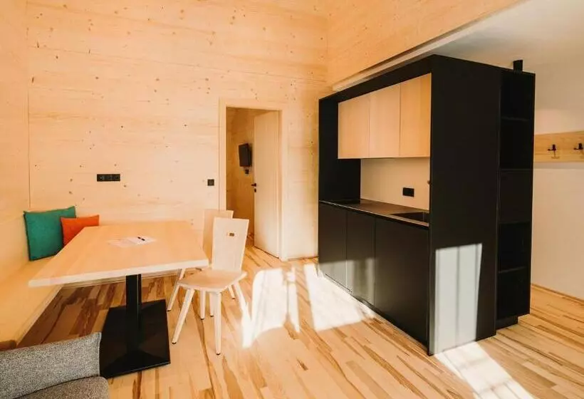 Estudio Estàndard, Alpin Studios & Suites