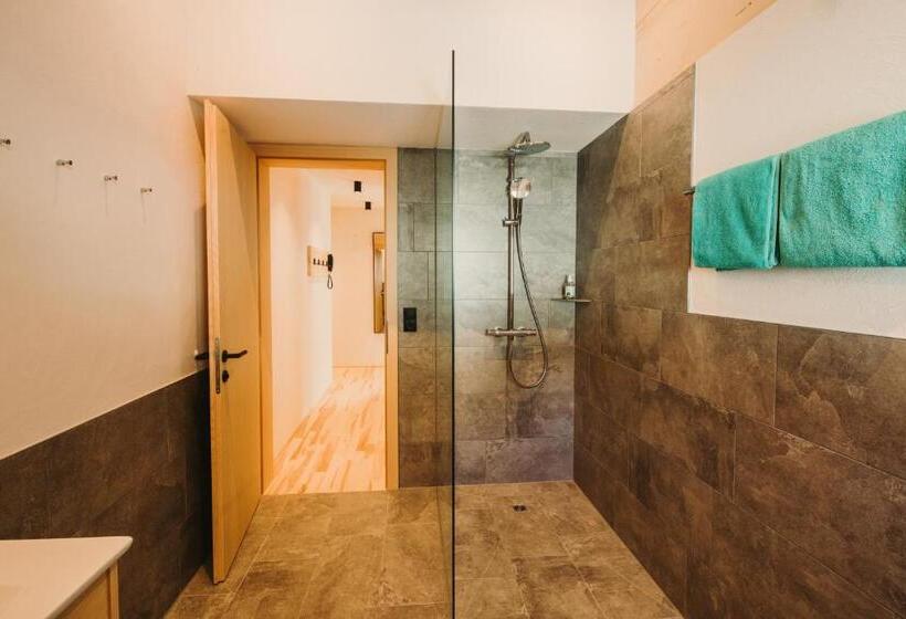 إستوديو قياسى, Alpin   Studios & Suites