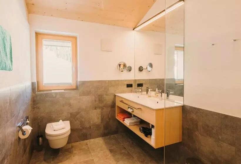 Estudio Estàndard, Alpin Studios & Suites