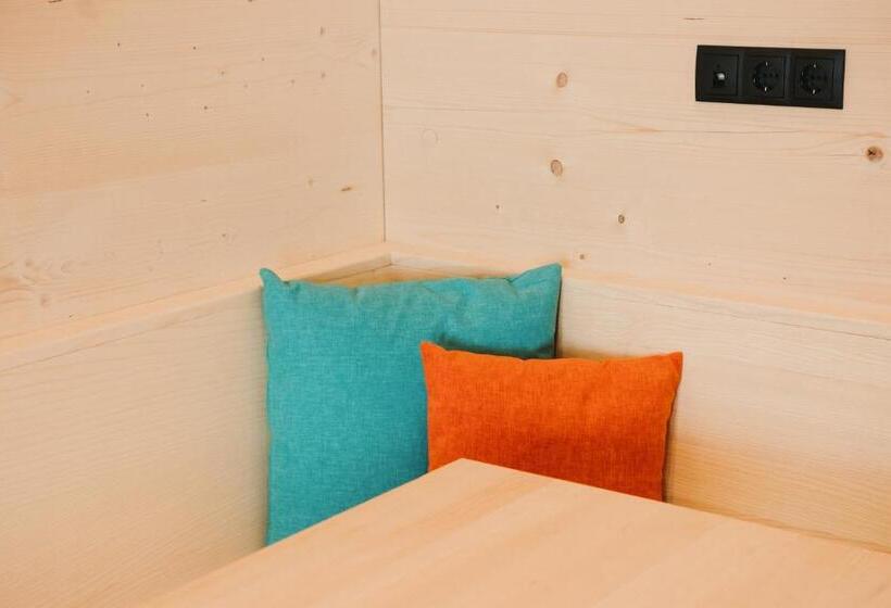 إستوديو قياسى, Alpin   Studios & Suites