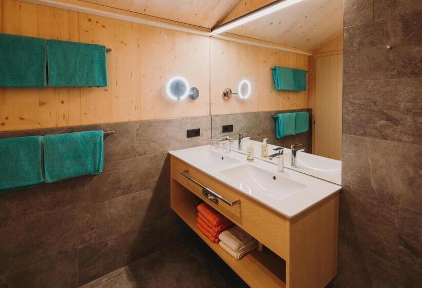 جناح سوبيريور, Alpin   Studios & Suites