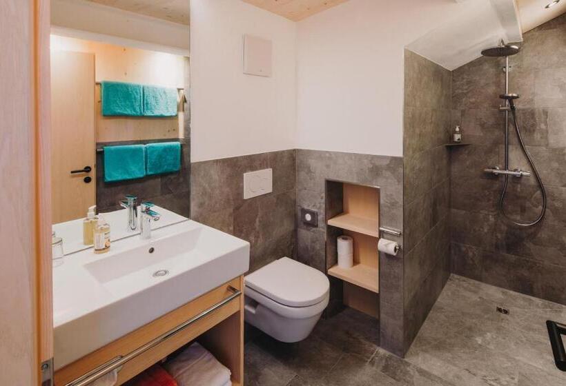 جناح سوبيريور, Alpin   Studios & Suites