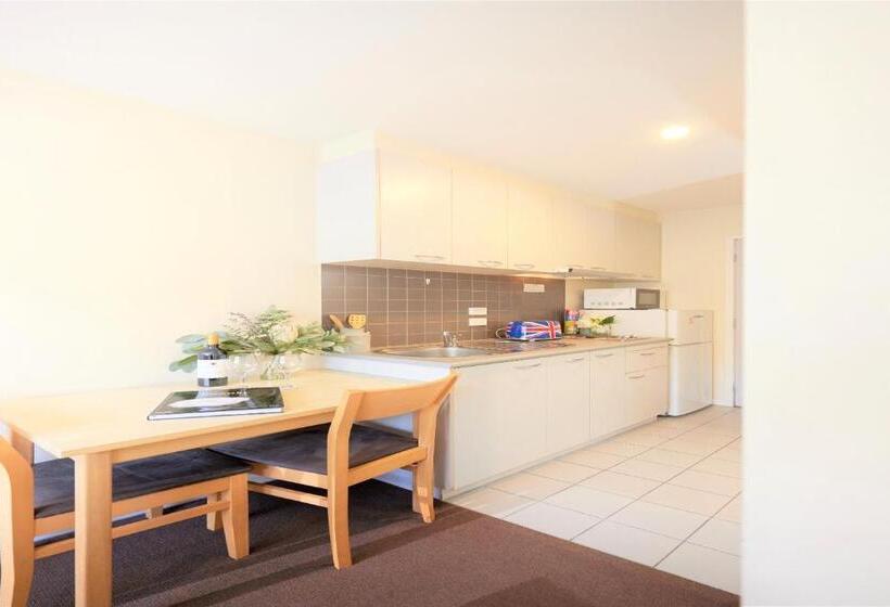 标准工作室, Arrow On Swanston