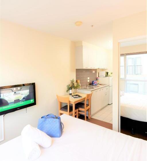 标准工作室, Arrow On Swanston