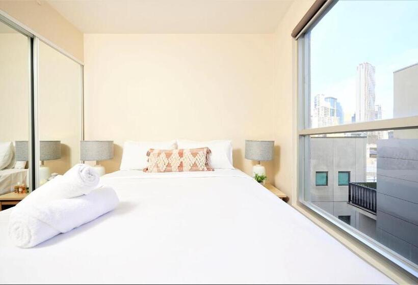 标准工作室, Arrow On Swanston