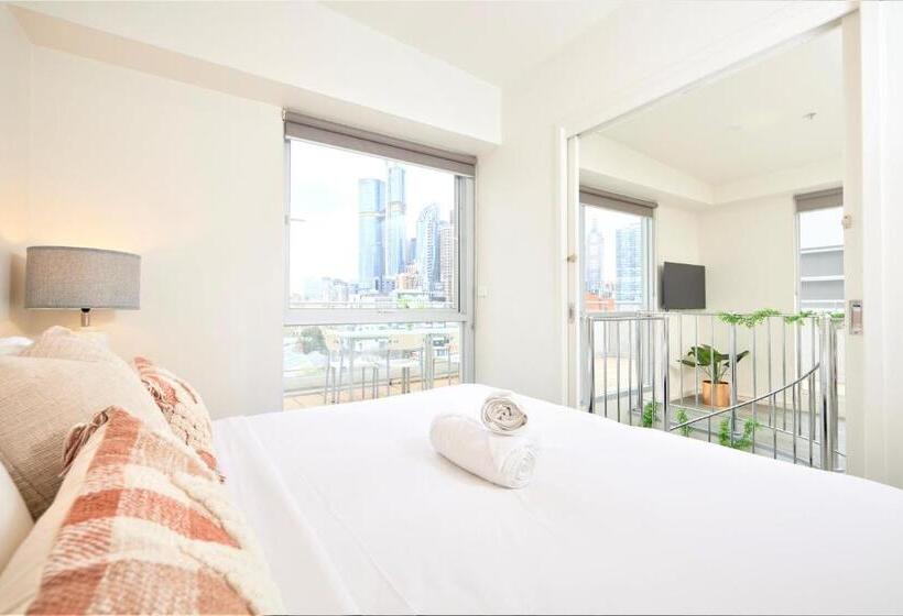 带1个卧室的顶楼公寓, Arrow On Swanston