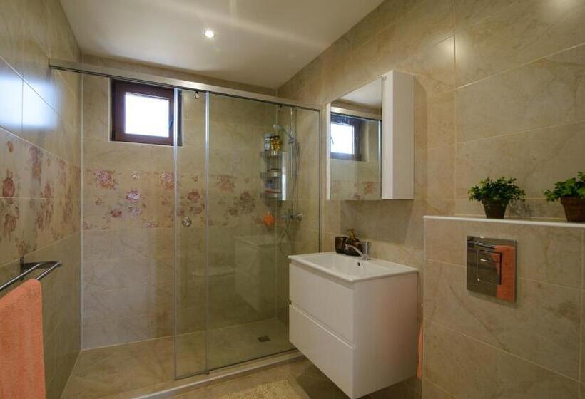 1ベッドルームのデラックスアパートメント, Atlant