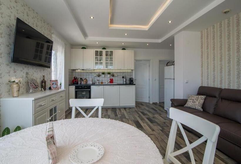 1ベッドルームのデラックスアパートメント, Atlant