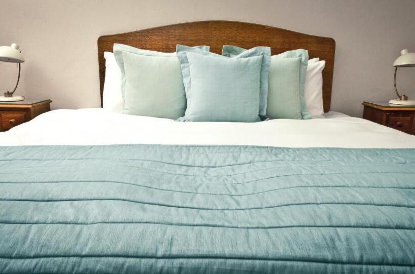 غرفة قياسية, Brighton House