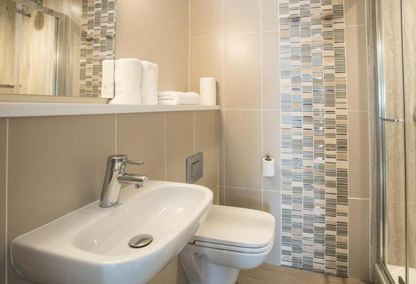 غرفة قياسية, Brighton House