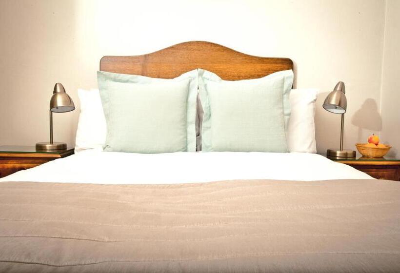 غرفة قياسية فردية, Brighton House