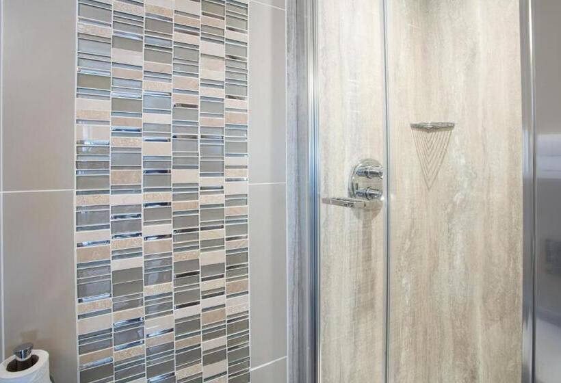 غرفة قياسية فردية, Brighton House