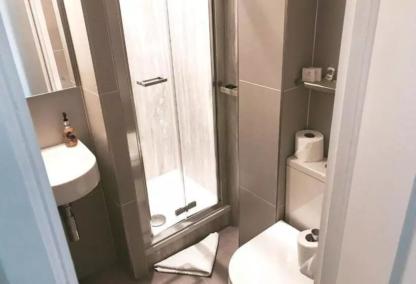 اتاق استاندارد یک تخته با بالکن, Brighton House